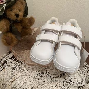 COPY - Adidas Toddler Sneakers size 7 1/2 white w/ Gold